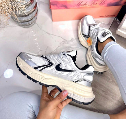 NIKE DAMA